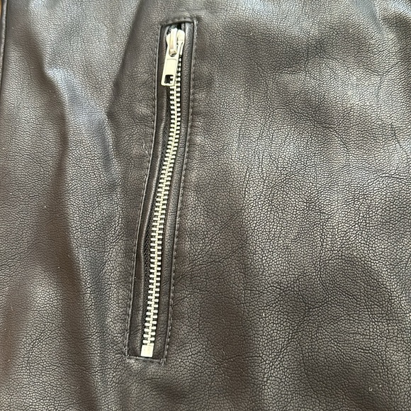 Men’s Forever 21 Faux Leather Jacket - Picture 5 of 5